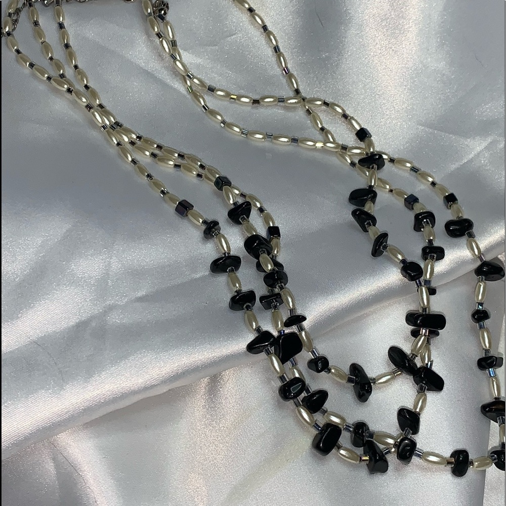 3 strands onyx and rice pearls necklace. - Picture 7 of 15